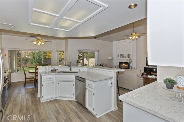 13660 SPRING VALLEY PKWY, Victorville CA: https://media.crmls.org/medias/44a4ceda-0f80-4fa9-9c1f-ce3e99e799d0.jpg