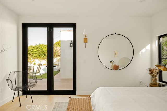 2334 Glover Place, Los Angeles CA: https://media.crmls.org/medias/44a4d0a5-28d3-40a8-8a81-2069f36c229f.jpg