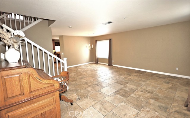 5825 Opal Court, Fontana CA: https://media.crmls.org/medias/44a4ec23-cef9-47d9-8bc8-e5247e1f4698.jpg