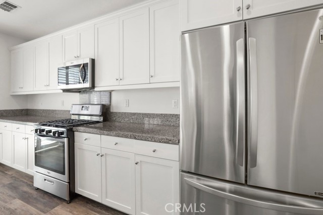 Detail Gallery Image 13 of 39 For 2855 Villa Catalonia Ct, Corona,  CA 92881 - 3 Beds | 2/1 Baths