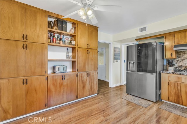 Detail Gallery Image 6 of 17 For 12995 Leith Way, Yucaipa,  CA 92399 - 4 Beds | 3 Baths