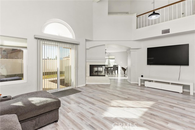 Detail Gallery Image 4 of 35 For 10464 Agate, Mentone,  CA 92359 - 3 Beds | 2/1 Baths