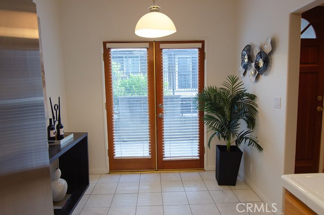 Detail Gallery Image 17 of 35 For 240 S Mentor #2,  Pasadena,  CA 91106 - 2 Beds | 2/1 Baths