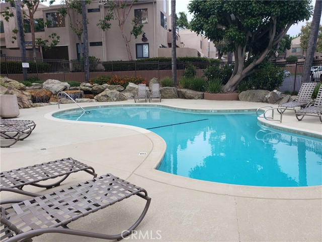 Detail Gallery Image 18 of 22 For 25671 Le Parc #9,  Lake Forest,  CA 92630 - 1 Beds | 1 Baths
