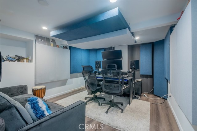 6436 Day Street, Tujunga CA: https://media.crmls.org/medias/44a7f0d5-8d5f-4e32-b00c-cf2f6edd010b.jpg