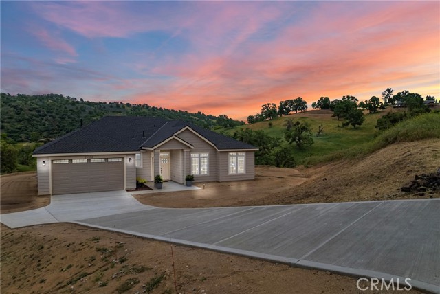 Detail Gallery Image 3 of 10 For 29300 Horsethief Dr, Tehachapi,  CA 93561 - 3 Beds | 2 Baths