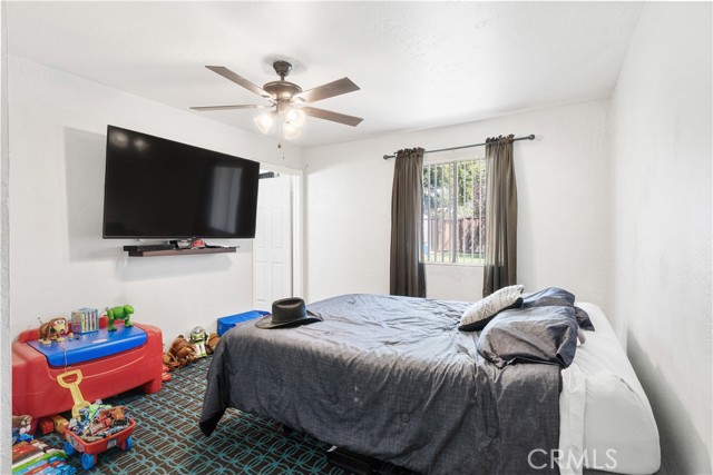 518 Lincoln Avenue, Bakersfield CA: https://media.crmls.org/medias/44a82dce-3c10-4c7b-95ac-216c8ed70d95.jpg