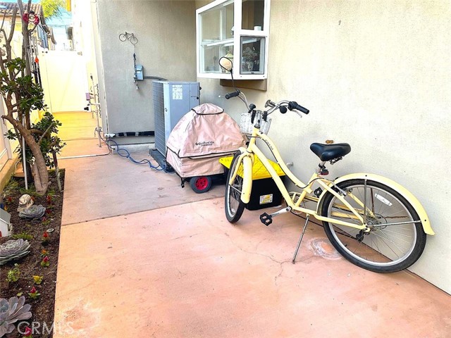 Detail Gallery Image 28 of 29 For 2313 Nelson a,  Redondo Beach,  CA 90278 - 4 Beds | 3/1 Baths