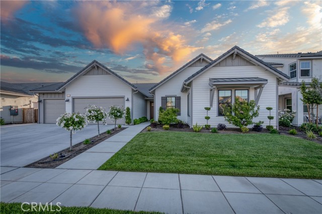 Detail Gallery Image 3 of 54 For 1716 N Renn Ave, Clovis,  CA 93619 - 3 Beds | 2/1 Baths