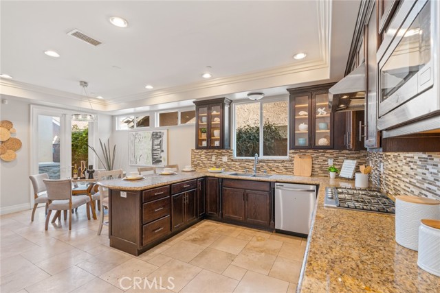 519 13TH Street, Huntington Beach CA: https://media.crmls.org/medias/44a9fbb0-4672-439a-ae48-9c483241f4ef.jpg