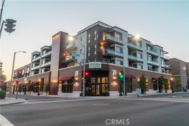 57 Wheeler Avenue 309 Arcadia, California Newly developed and tastefully designed 38 units residential mixed use building. Smart gated security community.
Excellent school district.
Walking distance to Arcadia County Park, Santa Anita Golf Course, and Metro Gold Line Station.
Gorgeous mountain and city view.
Included all contemporary kitchen appliances.
In unit Washer and Dryer .
Central air and heating.
8 units of retail on ground floor.
Beautiful courtyard with Barbecue and lounge area