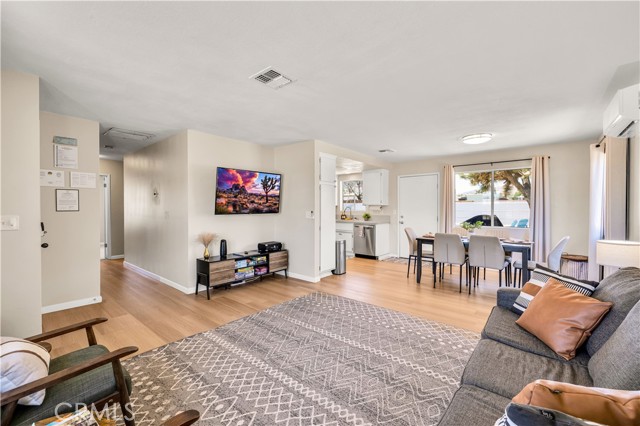 Detail Gallery Image 9 of 37 For 7000 Tamarisk Ave, Yucca Valley,  CA 92284 - 2 Beds | 1 Baths