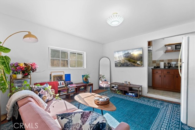 Detail Gallery Image 21 of 37 For 6902 Quakertown Ave, Winnetka,  CA 91306 - 5 Beds | 3 Baths