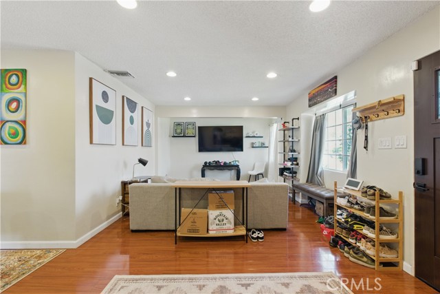 Detail Gallery Image 5 of 21 For 413 Brady Ave, Montebello,  CA 90640 - 2 Beds | 2 Baths