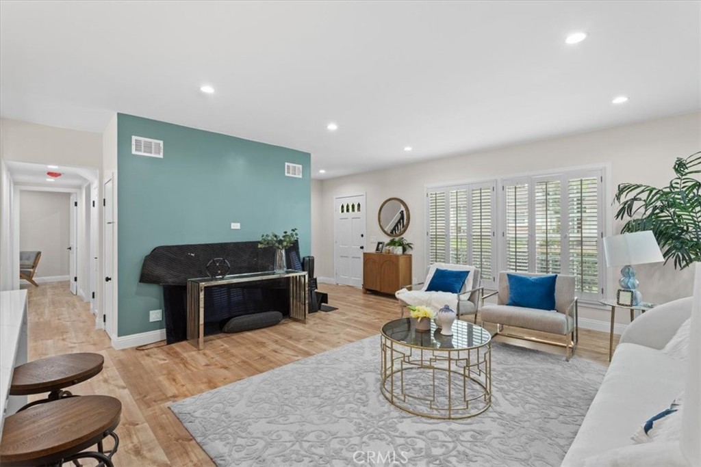 MLS #SR25151614 image #6