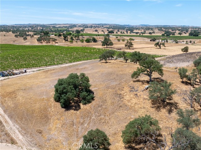 Detail Gallery Image 15 of 33 For 5275 Camp 8 Rd, Paso Robles,  CA 93446 - 12 Beds | 7/1 Baths