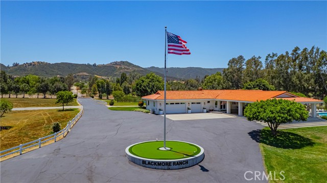 26465 Douglas Avenue, Murrieta CA: https://media.crmls.org/medias/44acef5a-39f1-4aac-8157-d79545c51c3e.jpg