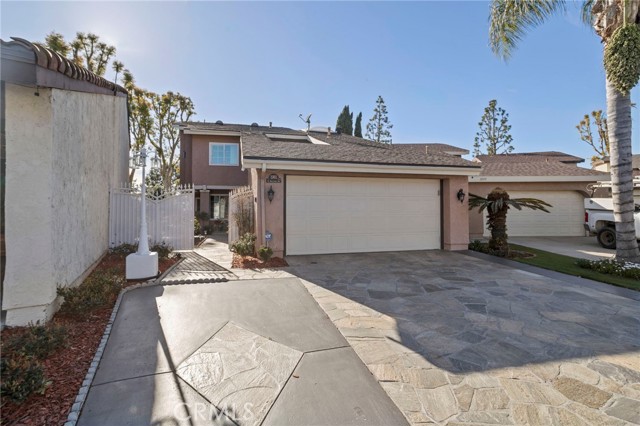 Detail Gallery Image 2 of 33 For 1981 W Bayshore, Anaheim,  CA 92801 - 3 Beds | 2/1 Baths