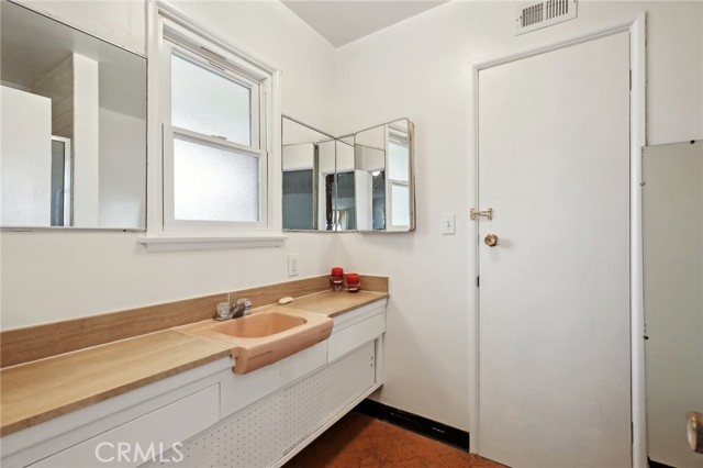 Detail Gallery Image 29 of 48 For 21044 Blythe St, Canoga Park,  CA 91304 - 3 Beds | 2 Baths