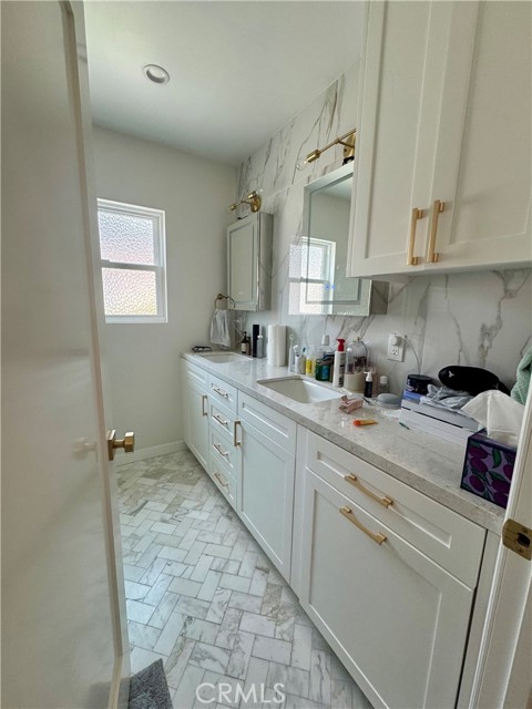 8006 Bleriot Avenue, Los Angeles CA: https://media.crmls.org/medias/44b060b5-f052-4d91-9b5c-da20e4e684d5.jpg