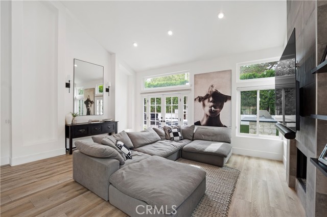 Detail Gallery Image 16 of 45 For 506 Savona Way, Oak Park,  CA 91377 - 3 Beds | 2/1 Baths