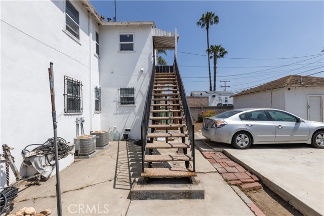 10314 S Wilton Place, Los Angeles CA: https://media.crmls.org/medias/44b1f95a-1cca-4dd9-a428-66f59ec5dc14.jpg