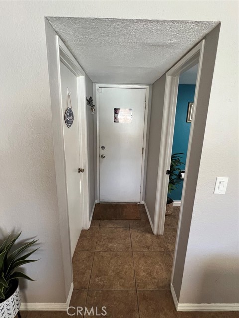 Detail Gallery Image 10 of 25 For 7855 Lime Ave, Fontana,  CA 92336 - 3 Beds | 2/1 Baths