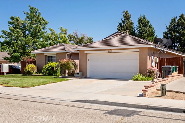 Detail Gallery Image 2 of 46 For 6310 Treehaven Ct, Lancaster,  CA 93536 - 4 Beds | 2 Baths