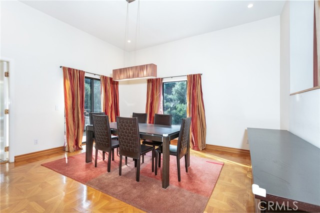 Detail Gallery Image 6 of 13 For 3965 Alta Mesa, Studio City,  CA 91604 - 4 Beds | 4/1 Baths