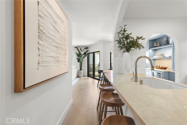 Detail Gallery Image 12 of 36 For 600 E Oceanfront 1a,  Newport Beach,  CA 92661 - 3 Beds | 2 Baths