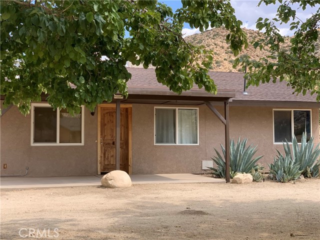 Detail Gallery Image 2 of 17 For 5693 Lariat Trl, Pioneertown,  CA 92268 - 2 Beds | 2 Baths