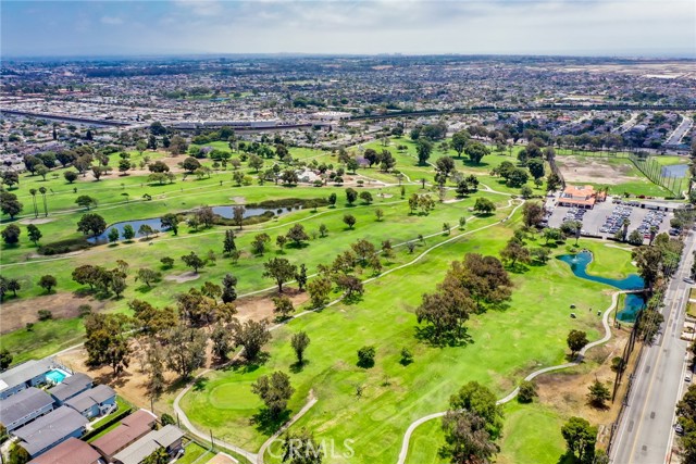 5272 Caliente Drive, Huntington Beach CA: https://media.crmls.org/medias/44b58e24-c243-484a-a4b5-743ae906ebc3.jpg