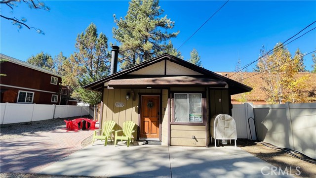 Detail Gallery Image 4 of 33 For 921 Wendy Ave, Big Bear City,  CA 92314 - 2 Beds | 2 Baths