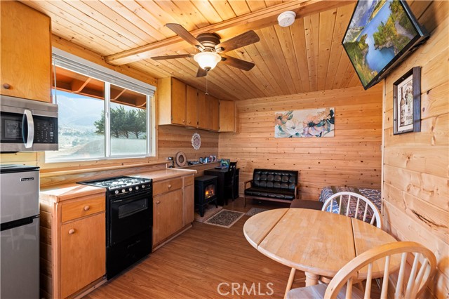 Detail Gallery Image 48 of 74 For 17100 Snowshoe Ln, Tehachapi,  CA 93561 - 4 Beds | 2/1 Baths