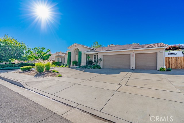 Detail Gallery Image 2 of 35 For 1052 Park Ave, San Jacinto,  CA 92583 - 4 Beds | 3 Baths