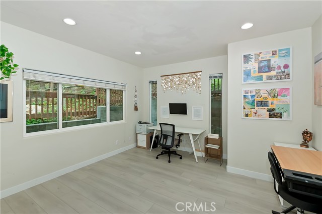 24586 Horst Drive, Crestline CA: https://media.crmls.org/medias/44b6a806-80eb-4152-86a3-80c61dbe8882.jpg