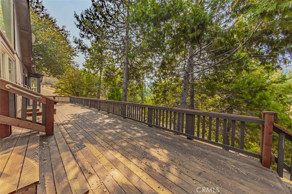 https://media.crmls.org/medias/44b6f283-604a-4ef3-a1d7-e498c61792f9.jpg?preset=X-Large