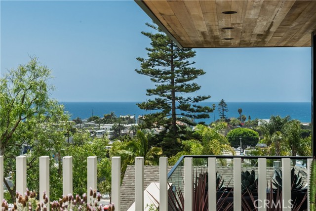 68 E F Street, Encinitas CA: https://media.crmls.org/medias/44b77984-54a2-40a8-b9d3-a3b6b39c86bf.jpg