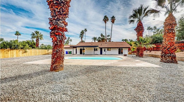 Detail Gallery Image 1 of 6 For 46075 Verba Santa Dr, Palm Desert,  CA 92260 - 3 Beds | 2 Baths