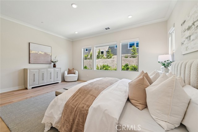 56 Chasma, Irvine CA: https://media.crmls.org/medias/44b7e7a5-d13f-4252-ba76-5b72dd741191.jpg