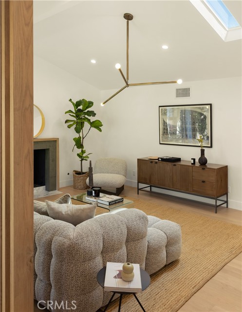 3499 San Rafael Circle, Costa Mesa CA: https://media.crmls.org/medias/44b8b1fb-a146-4372-8d89-4db49a298611.jpg