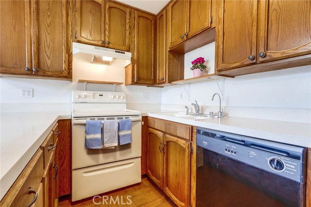 Detail Gallery Image 3 of 50 For 1845 Anaheim Ave 16c,  Costa Mesa,  CA 92627 - 3 Beds | 2 Baths