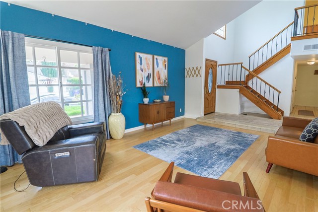 Detail Gallery Image 5 of 23 For 25426 Avenida Escalera, Valencia,  CA 91355 - 5 Beds | 3 Baths