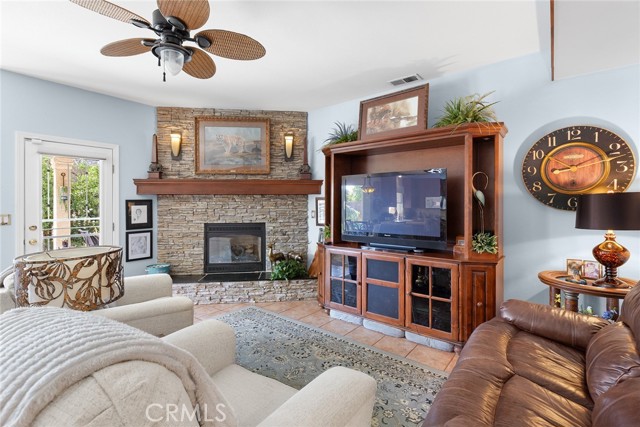 Detail Gallery Image 10 of 49 For 297 Saint Augustine Dr, Chico,  CA 95928 - 3 Beds | 3 Baths