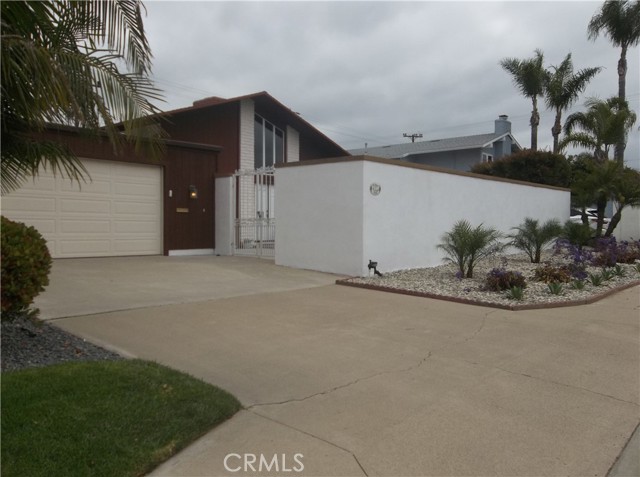 Detail Gallery Image 1 of 25 For 9441 Candlewood Dr, Huntington Beach,  CA 92646 - 3 Beds | 2 Baths