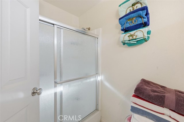 Image 33 of 72 For 6266 Shaker  