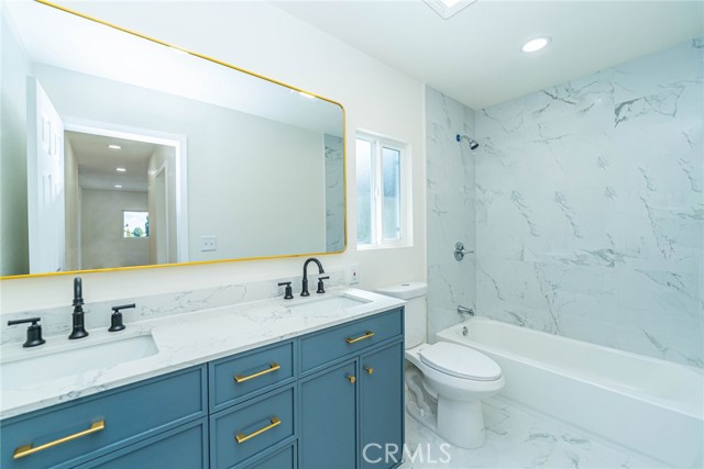 Detail Gallery Image 21 of 31 For 3510 Slayton St, Hawthorne,  CA 90250 - 5 Beds | 5 Baths