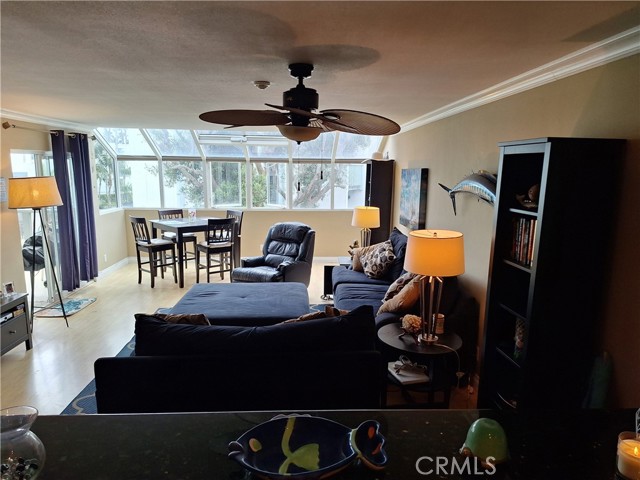 Detail Gallery Image 3 of 12 For 250 the Village #113,  Redondo Beach,  CA 90277 - 1 Beds | 1 Baths