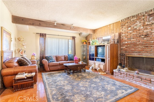 Detail Gallery Image 5 of 30 For 16632 Nordhoff St, North Hills,  CA 91343 - 4 Beds | 2 Baths