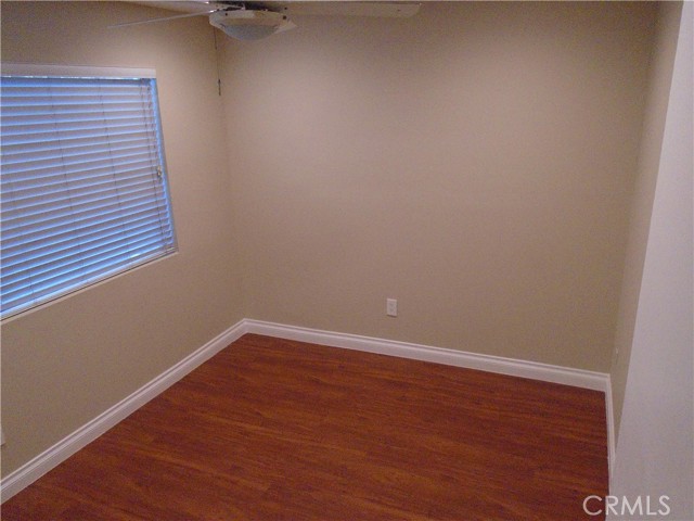 Detail Gallery Image 7 of 23 For 18516 Mayall St #D,  Northridge,  CA 91324 - 3 Beds | 2/1 Baths